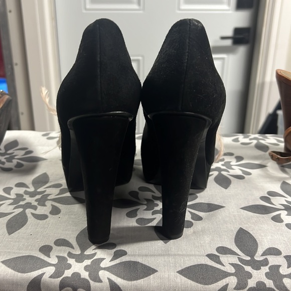 Enzo, Angelino , suede platform heels, with peep, toe and feathers - Picture 5 of 7